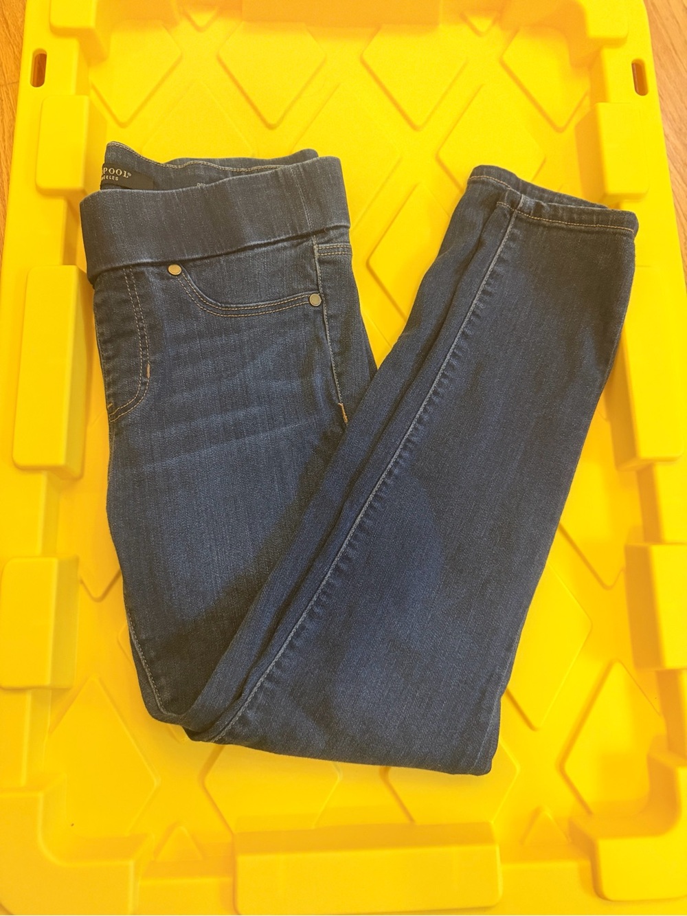 Ladies Size 4/27 "Liverpool" Dark Indigo Stretch Jeggings GUC